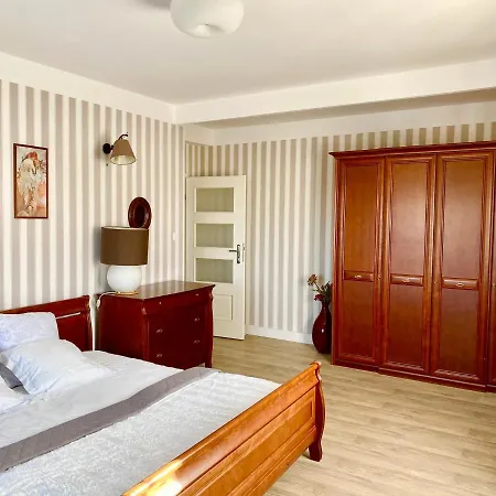 Slupski Premium A5 - - Wifi Netflix Smart Tv50 - - Salon - - Sypialnia - - Pelna Kuchnia - - Salon Kapielowy Z Tv I Dwuosobowa Wanna - - Wysoka Jakosc Za Niska Cene - - Zapraszamy (adults Only) *