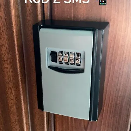 Slupski Premium A5 - - Wifi Netflix Smart Tv50 - - Salon - - Sypialnia - - Pelna Kuchnia - - Salon Kapielowy Z Tv I Dwuosobowa Wanna - - Wysoka Jakosc Za Niska Cene - - Zapraszamy (adults Only) *