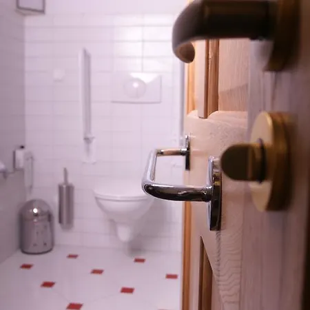 Slupski Premium A5 - - Wifi Netflix Smart Tv50 - - Salon - - Sypialnia - - Pelna Kuchnia - - Salon Kapielowy Z Tv I Dwuosobowa Wanna - - Wysoka Jakosc Za Niska Cene - - Zapraszamy (adults Only) Słupsk