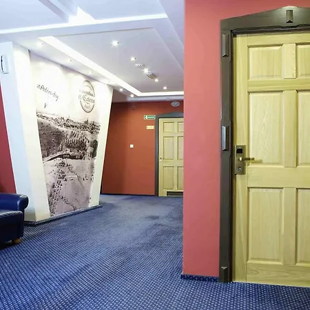 Slupski Premium A5 - - Wifi Netflix Smart Tv50 - - Salon - - Sypialnia - - Pelna Kuchnia - - Salon Kapielowy Z Tv I Dwuosobowa Wanna - - Wysoka Jakosc Za Niska Cene - - Zapraszamy (adults Only)